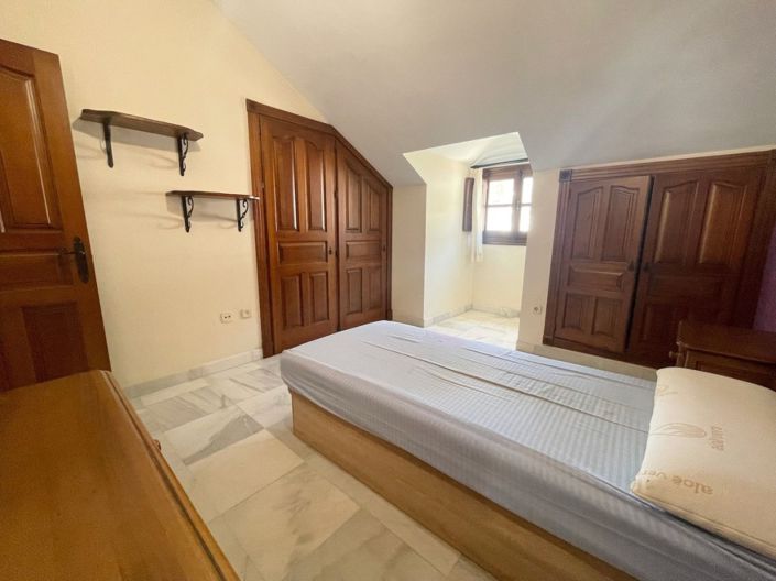 Image No.9-3 Bed Property for sale