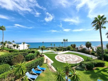 sea and garden views