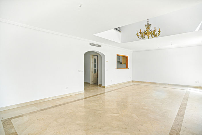 Image No.17-3 Bed Townhouse for sale