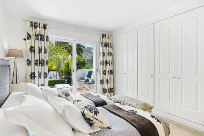 Image No.13-3 Bed Townhouse for sale