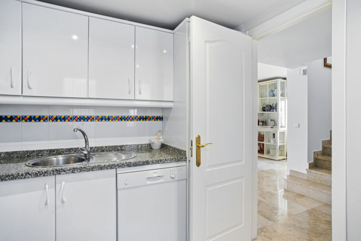 Image No.16-3 Bed Townhouse for sale