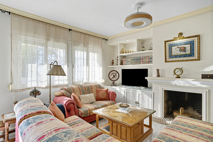 Image No.1-3 Bed Townhouse for sale