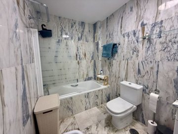 bathroom (1)