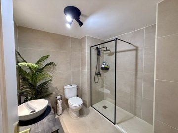 bathroom (2)