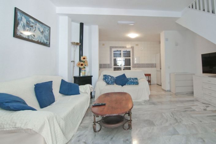 Image No.2-4 Bed Townhouse for sale