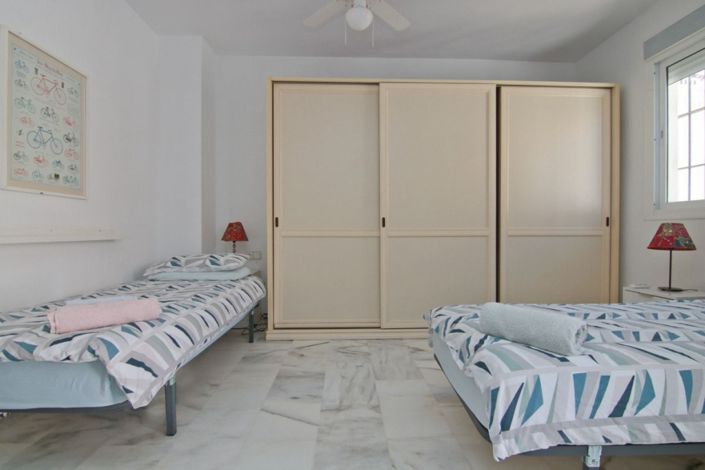 Image No.8-4 Bed Townhouse for sale