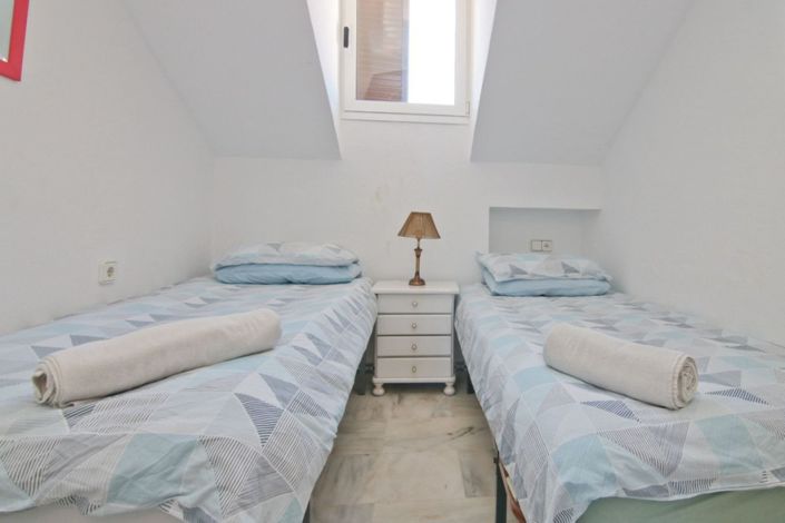 Image No.9-4 Bed Townhouse for sale