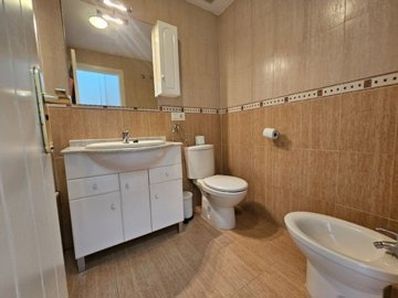 bathroom (1)