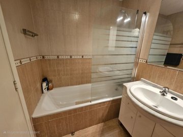 bathroom (2)
