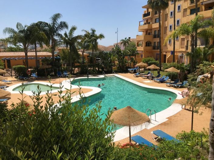 Image No.1-4 Bed Apartment for sale