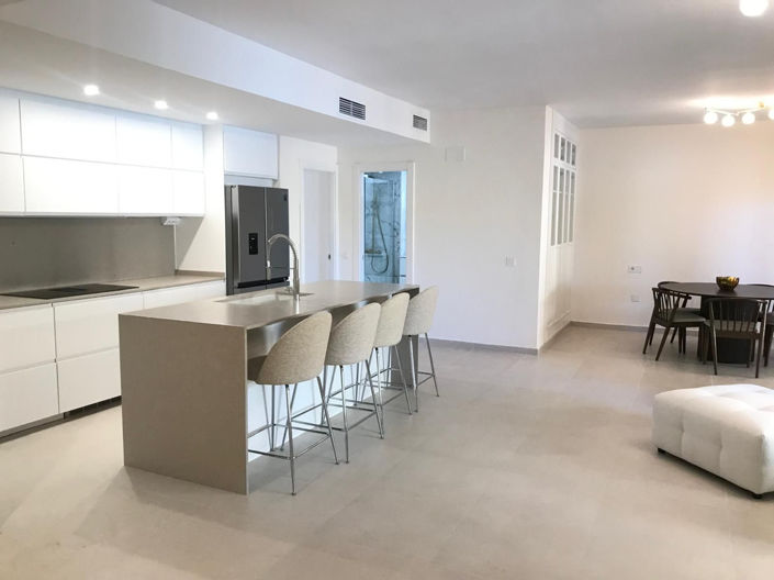 Image No.4-4 Bed Apartment for sale