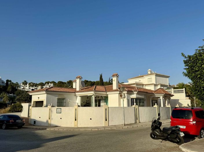 Image No.8-3 Bed Villa for sale