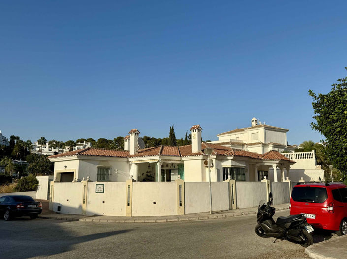 Image No.8-3 Bed Villa for sale