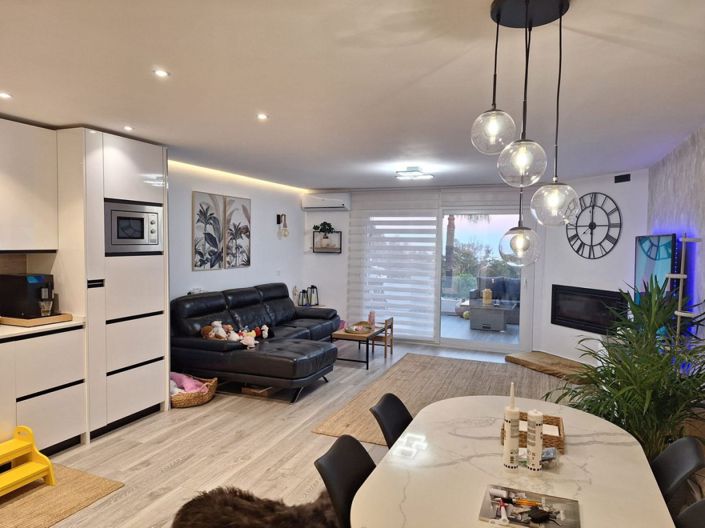 Image No.1-4 Bed Semi-Detached for sale