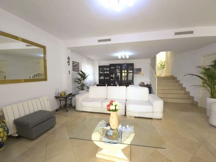 Image No.11-4 Bed Villa for sale