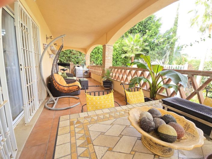 Image No.2-4 Bed Villa for sale