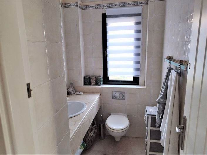 Image No.16-3 Bed Property for sale