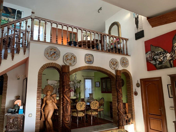 Image No.2-4 Bed Villa for sale