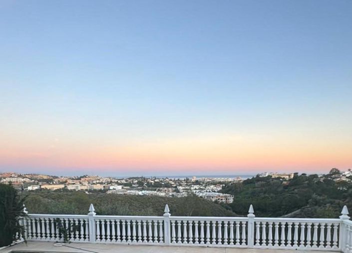 Image No.3-Villa de 4 chambres à vendre à Mijas