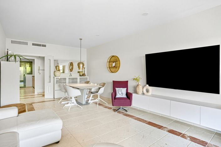 Image No.2-Appartement de 2 chambres à vendre à Estepona