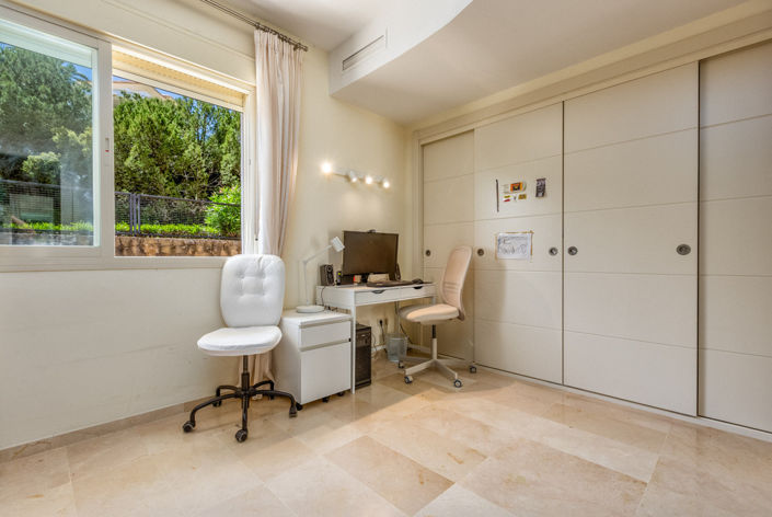 Image No.18-3 Bed Townhouse for sale