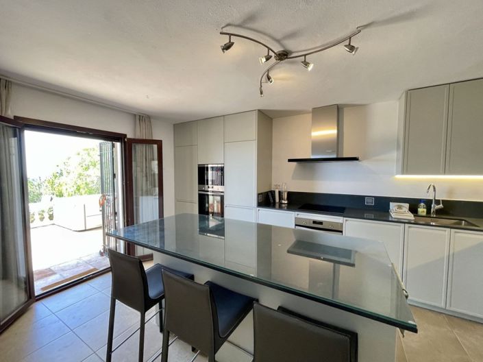 Image No.18-6 Bed Villa for sale