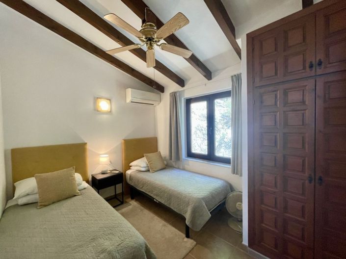 Image No.9-6 Bed Villa for sale