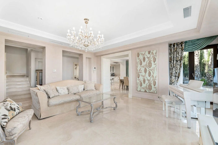 Image No.16-5 Bed Villa for sale