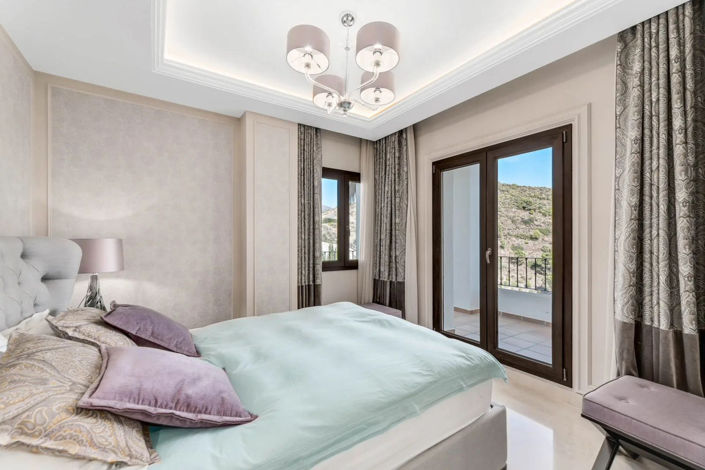 Image No.8-5 Bed Villa for sale