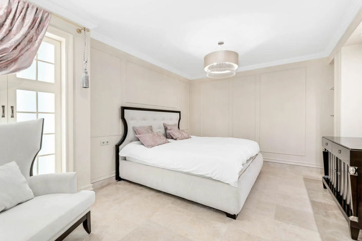 Image No.9-5 Bed Villa for sale