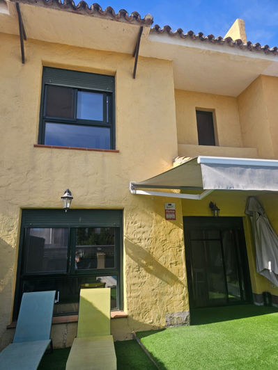 Image No.28-3 Bed Townhouse for sale