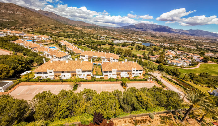 Image No.27-3 Bed Townhouse for sale