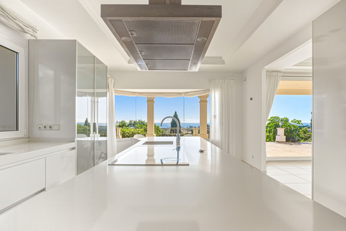 Image No.10-8 Bed Villa for sale