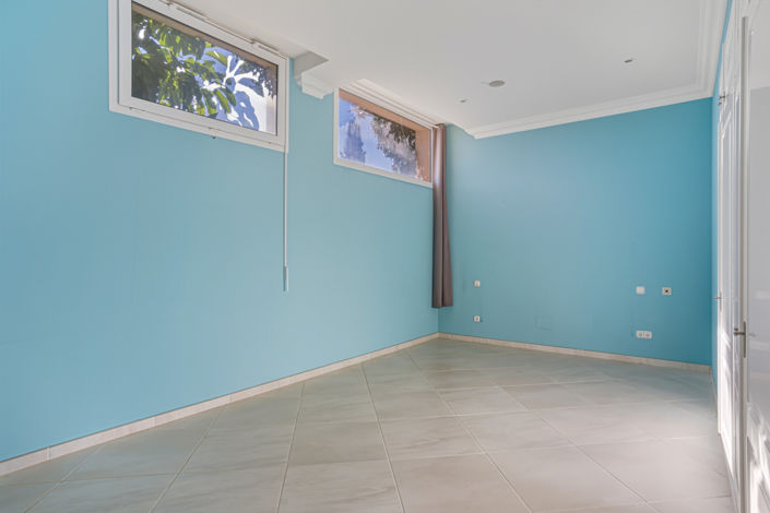 Image No.24-8 Bed Villa for sale