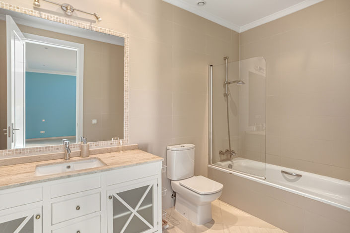 Image No.25-8 Bed Villa for sale