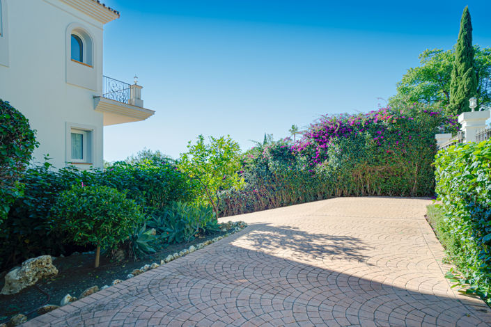 Image No.29-8 Bed Villa for sale