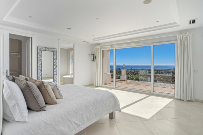 Image No.6-8 Bed Villa for sale