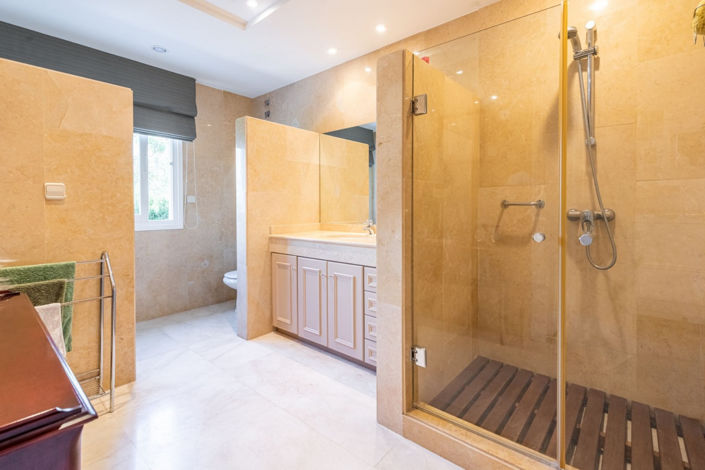 Image No.15-6 Bed Villa for sale