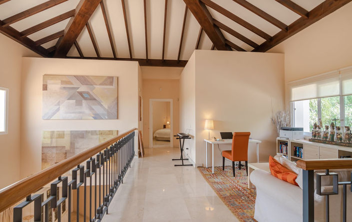 Image No.8-6 Bed Villa for sale