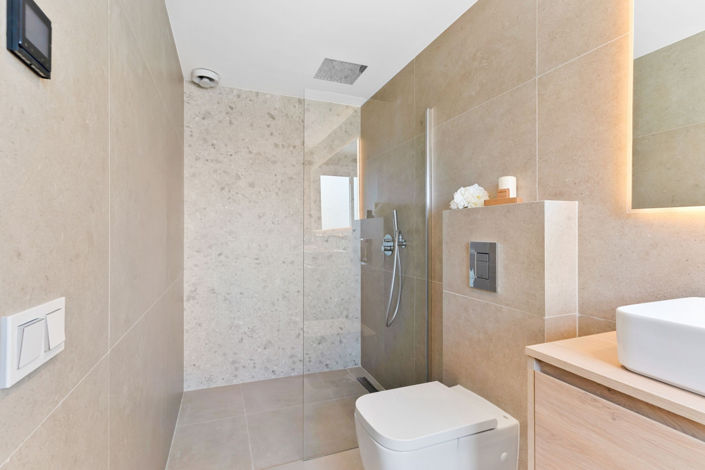 Image No.18-4 Bed Townhouse for sale