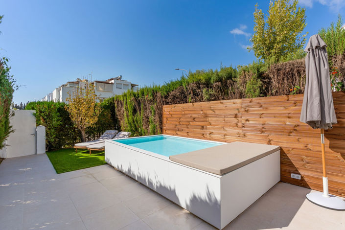 Image No.28-4 Bed Townhouse for sale