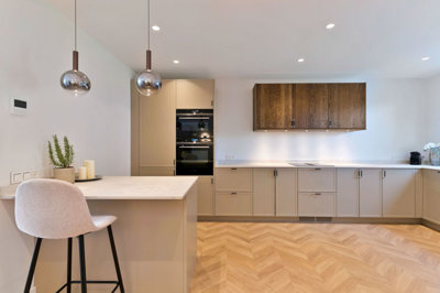 b98le8d7m9k3degpefzhs0lif8u4xzvzhwxtmggyekxx9