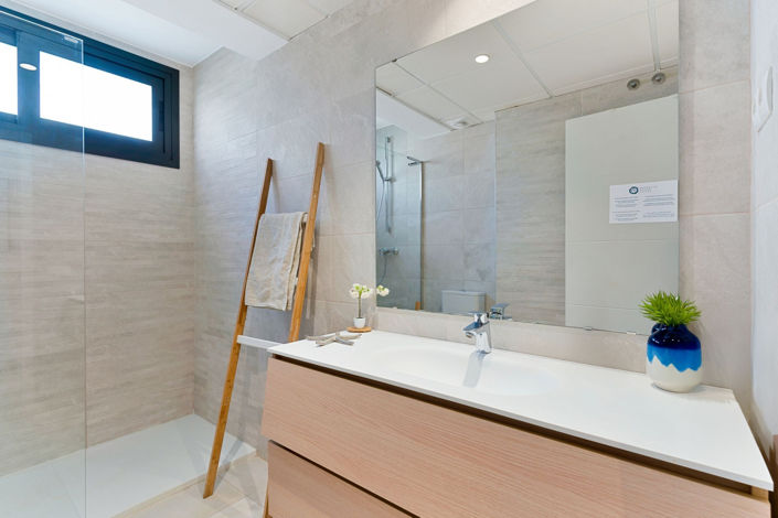 Image No.14-2 Bed Apartment for sale