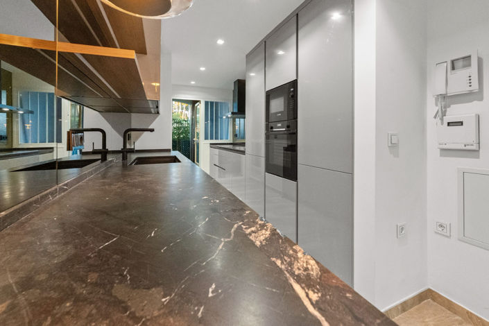 Image No.13-3 Bed Property for sale