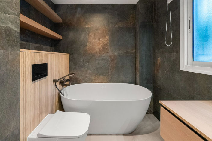 Image No.17-3 Bed Property for sale