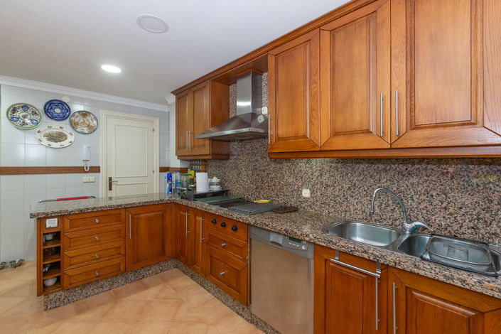 Image No.14-6 Bed Villa for sale