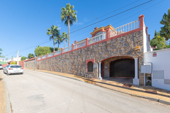 Image No.4-6 Bed Villa for sale