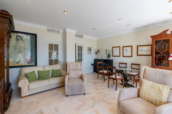 Image No.12-3 Bed Flat for sale