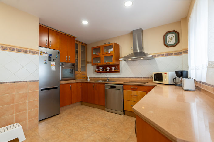 Image No.14-3 Bed Flat for sale