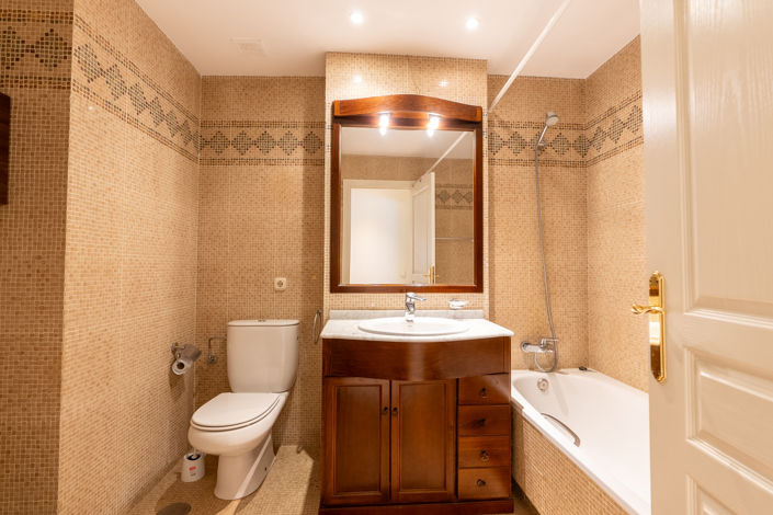 Image No.9-3 Bed Flat for sale